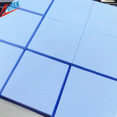 L'isolateur thermique de radiateur de silicone de ³ de carte d'affichage 2.0g/Cm capitonne l'épaisseur de 2,5 millimètres