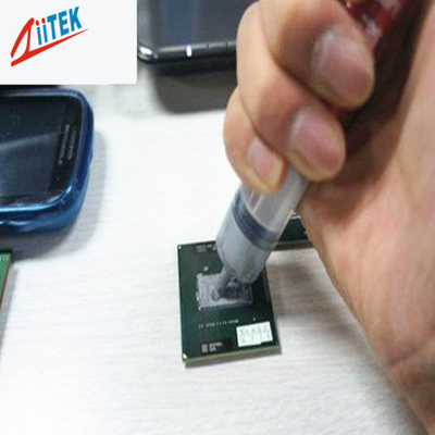 Putty thermique rempli d'huile de silicone pour une faible résistance thermique dans les applications LED