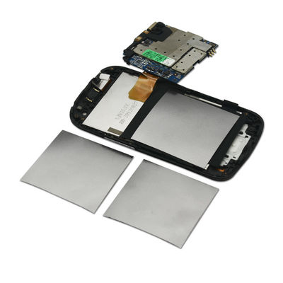 Plaque de graphite thermoconductive pour les dispositifs de stockage de masse