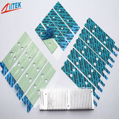 Conductivité thermique hautement efficace 1,2 W / mk Tamps thermiques en silicone pour les matériaux d'isolation thermique pour ordinateur portable
