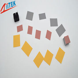 Matériaux d'interface thermique d'isolant électrique thermiquement conducteur rose