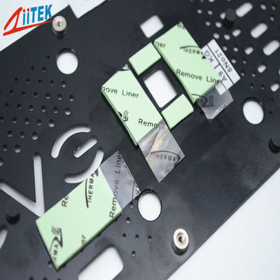 Réémetteur isofréquence thermique électronique de couleur verte, rivage 00 de Gpu IC Chip Thermal Conductive Pad 45 pour GPU