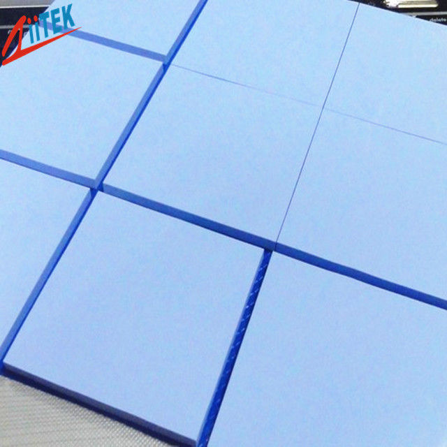 L'isolateur thermique de radiateur de silicone de ³ de carte d'affichage 2.0g/Cm capitonne l'épaisseur de 2,5 millimètres