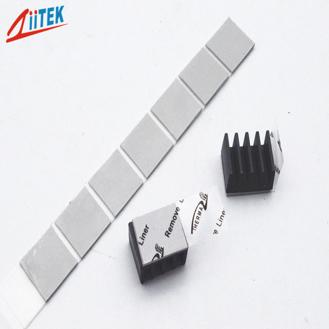 Pad thermiquement conducteur ultra-doux avec revêtements de protection pour une utilisation facile