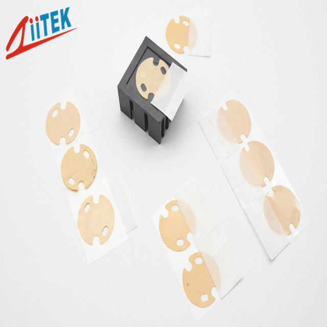 Matériau d'interface thermique à faible fusion Matériau de changement de phase Pad thermique pour équipement de commande de moteur électrique