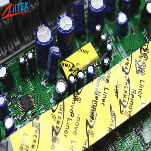 Tampons de remplissage d'espace thermoconducteurs, bonne douceur et capacité de remplissage, pour les processeurs d'électronique automobile AI